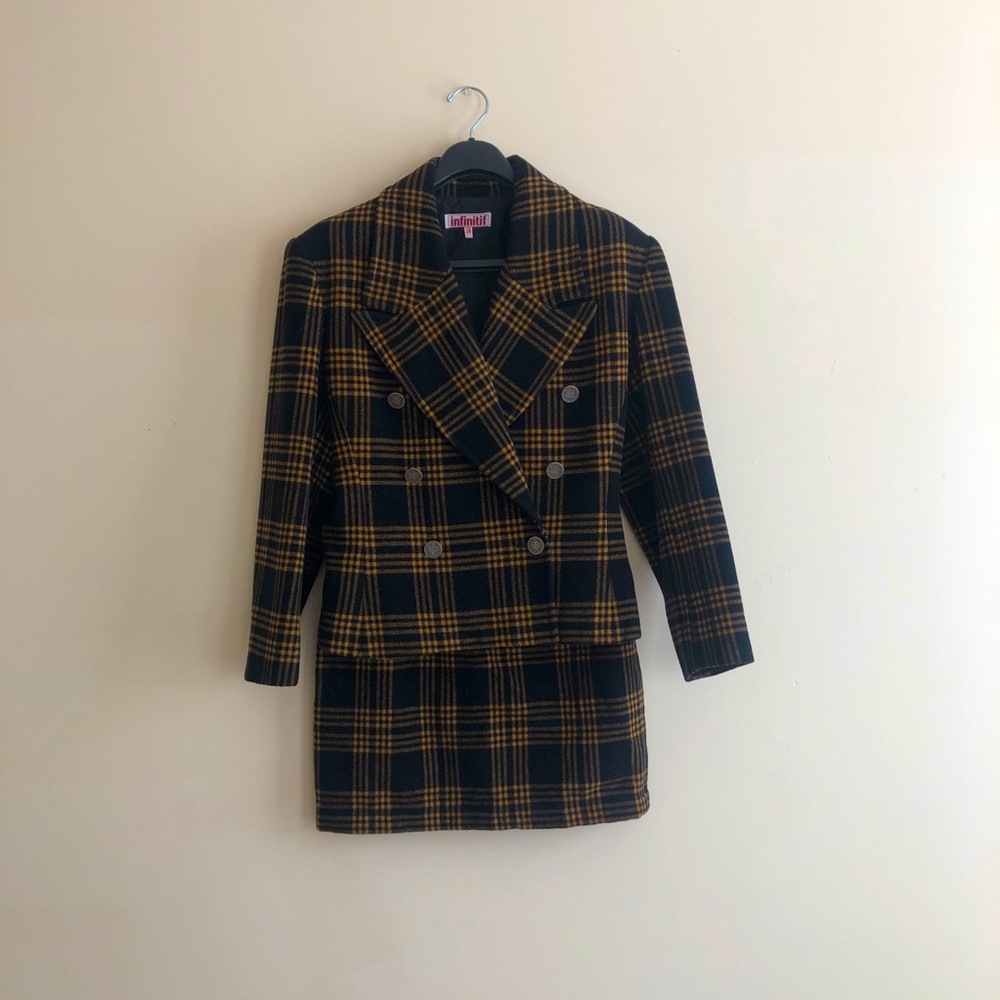 Chic Plaid Skirt Set in Black and Yellow
